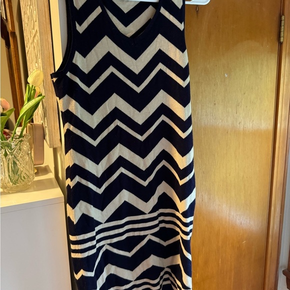 Chevron Pattern Sleeveless Dress - Picture 1 of 3